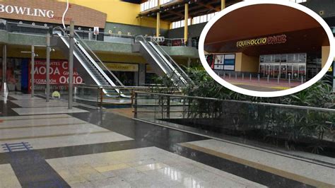 Un centro comercial fantasma: el ocaso de Equinoccio en ...